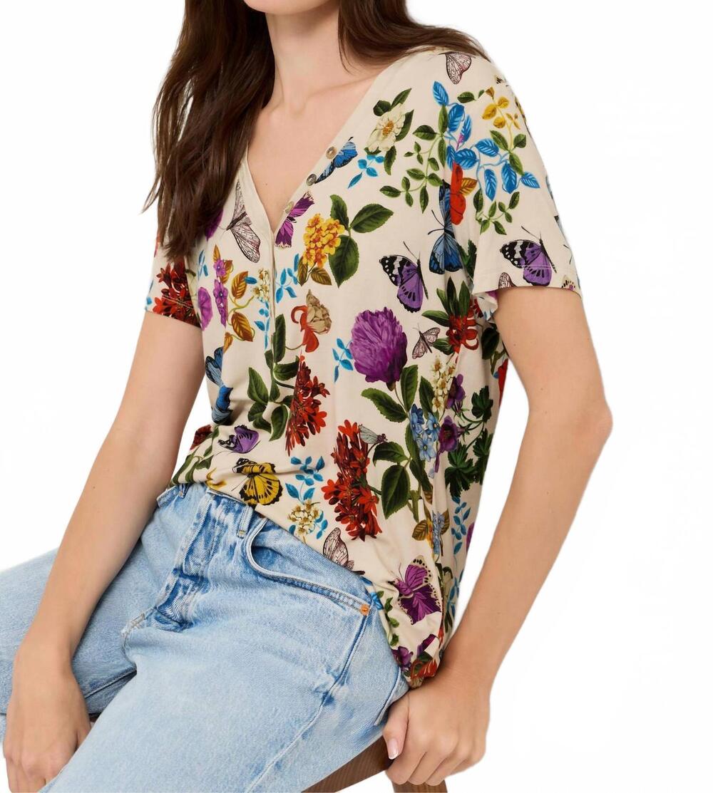 NEW JOHNNY WAS janie short sleeve henley tee in kahlani ekru